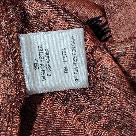 ONE WORLD Floral V-Neck Blouse - Picture 10 of 11